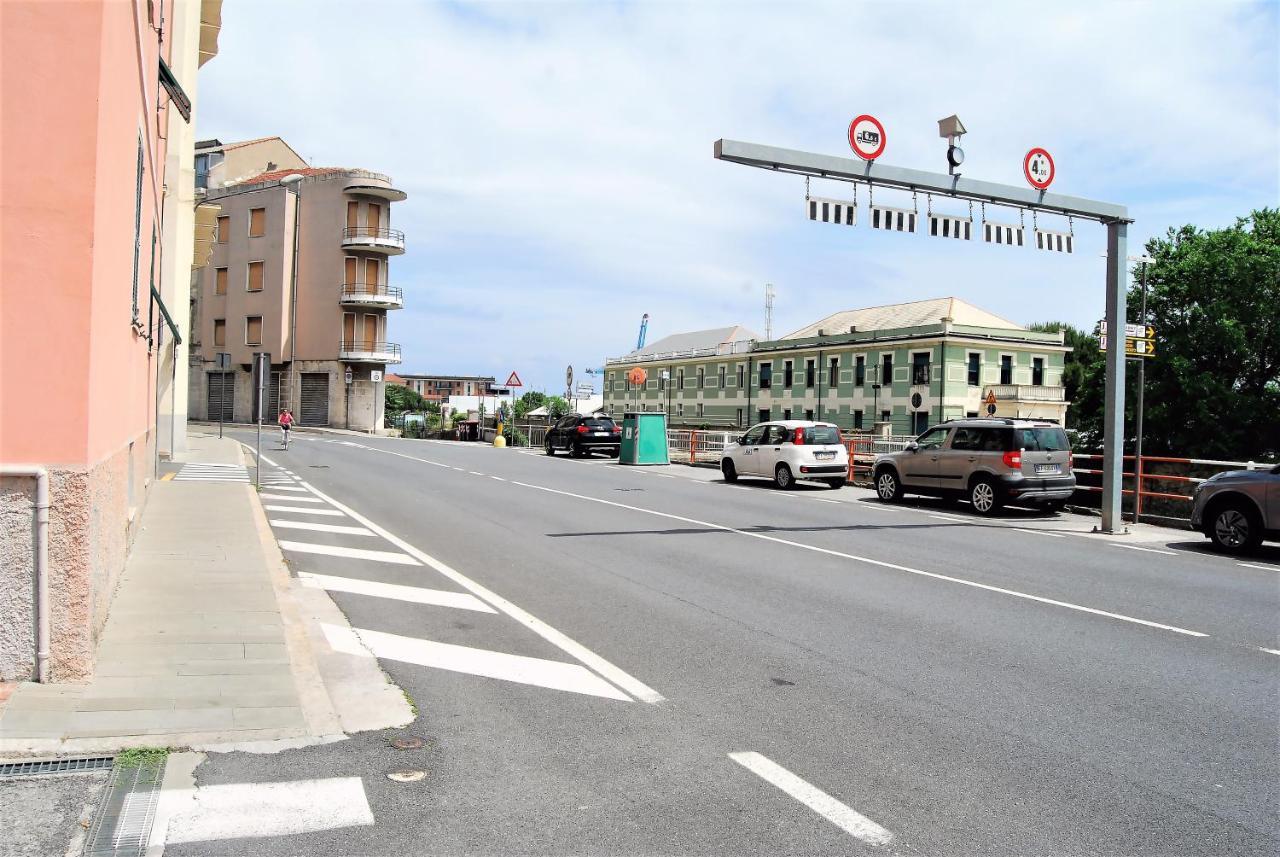 Costa Del Molo - Casa E Lavoro Apartamento Vado Ligure Exterior foto